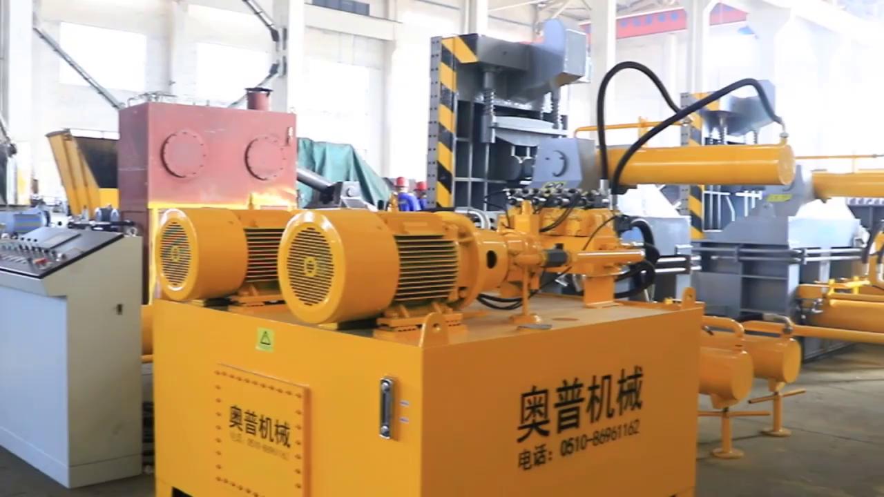 Y81側推包打包機在設備組成上該機主要以上料鱗板輸送機、打包機、出料系統(tǒng)三部分組成。。。